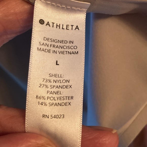 Top-Atheleta tailored long sleeveless light gray button down, office or beach - Picture 13 of 15